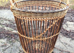 Silja levin kurvmaker, , pilefletting, pilfletting kurvmakerskolen kurvfletting silja levin lars levin skovstuen pil kurvmakerlærling kurver, levende pil basket making basketmaker, willoweaver, willow