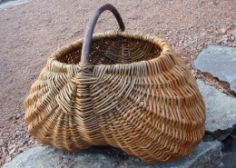 Silja levin kurvmaker, , pilefletting, pilfletting kurvmakerskolen kurvfletting silja levin lars levin skovstuen pil kurvmakerlærling kurver, levende pil basket making basketmaker, willoweaver, willow