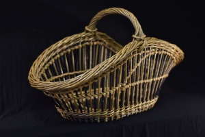 kurvmaker, kurvmakerlærling, pilefletting, pilfletting, kurvmakerskolen, kurvfletting, silja levin, lars levin, skovstuen pil, kurver, levende pil, basket making, basketmaker, willoweaver, willow