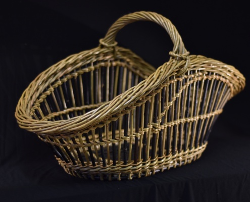 kurvmaker, kurvmakerlærling, pilefletting, pilfletting, kurvmakerskolen, kurvfletting, silja levin, lars levin, skovstuen pil, kurver, levende pil, basket making, basketmaker, willoweaver, willow